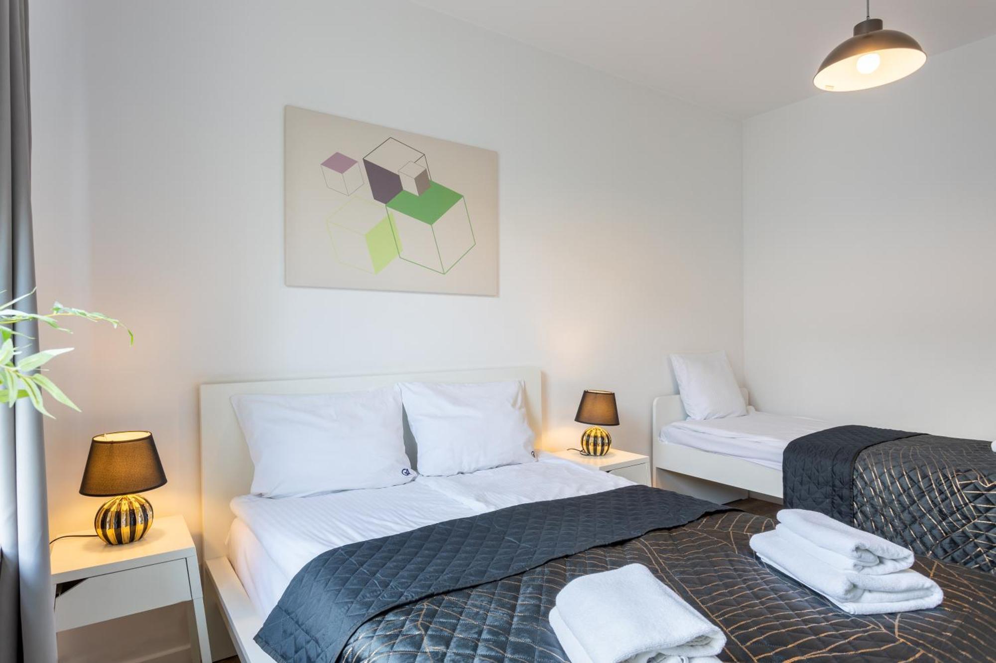 Urban Chic - Pereca - Rondo Onz - Luxury Warsaw Stays - 14 People Exterior photo